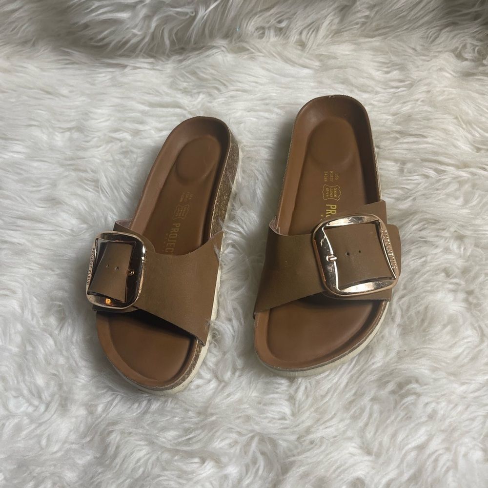 Project Cloud leather Tan Slide Sandals with Large Rode Gold Buckle SZ6